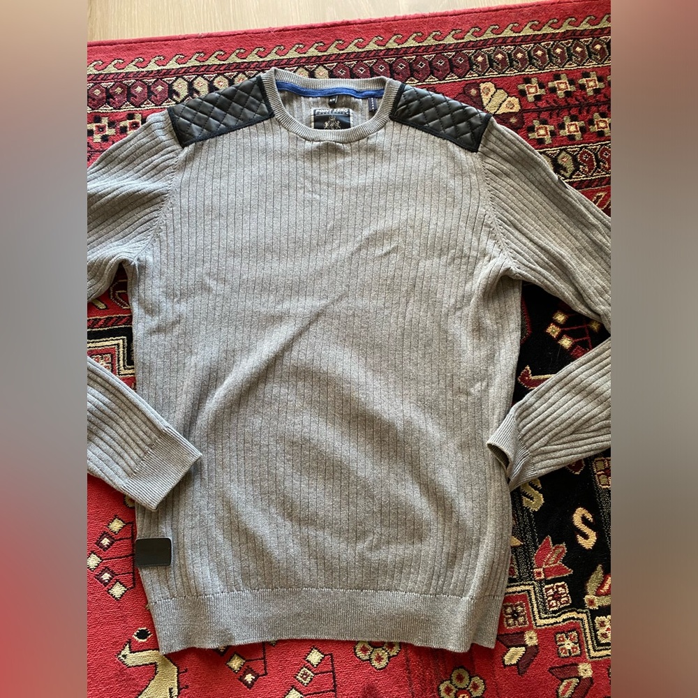 *Point zero crewneck sweater